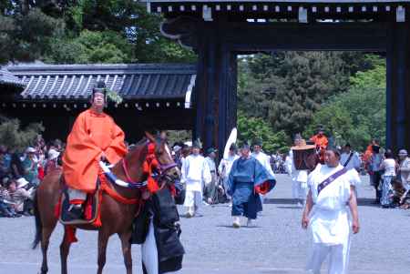 葵祭　馬に乗る舞人