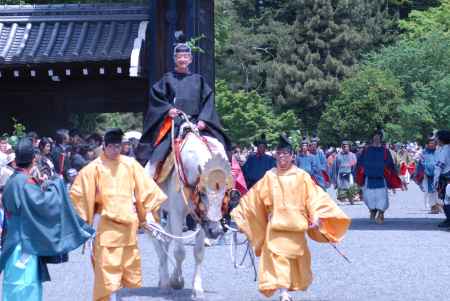 葵祭　馬に乗る勅使