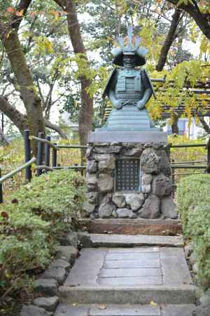 藤森神社 神鎧像