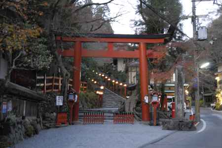 貴船神社の真っ赤な鳥居