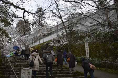 三千院への雪階段