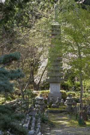 善峯寺　十三重塔