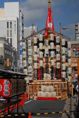 飾りつけられた函谷鉾