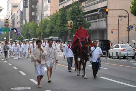 八坂神社宮司と三若衆