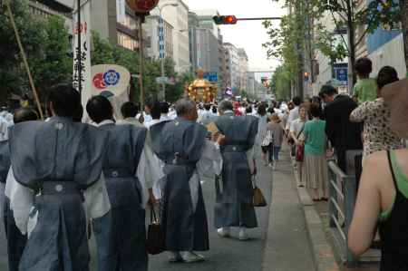 八坂神社のお供の方々