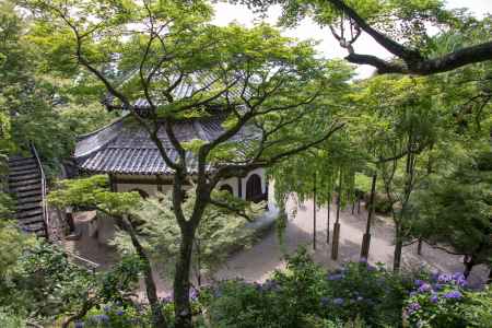 善峯寺　初夏の経堂