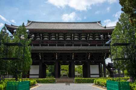 東福寺　そびえ立つ門