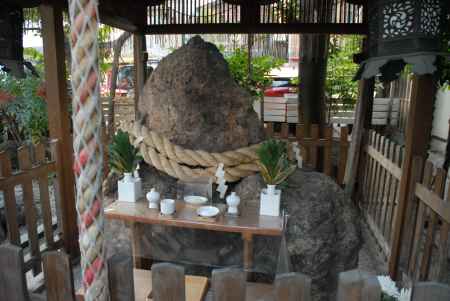 岩上神社