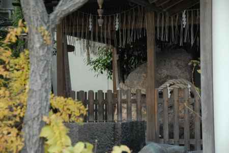 岩上神社