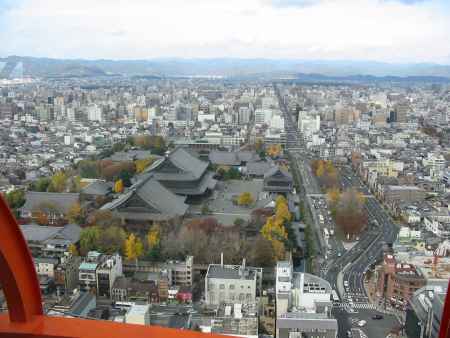 京都タワーからみた東本願寺