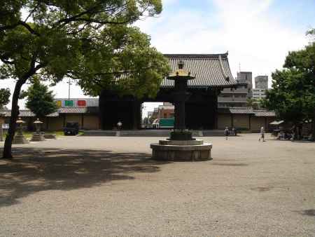 東寺の南大門