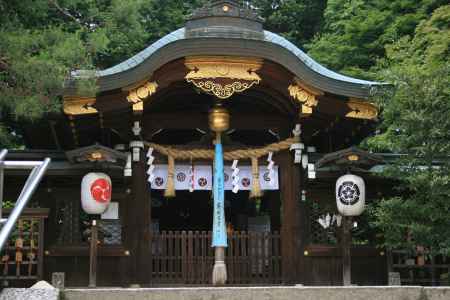 八大神社の本殿