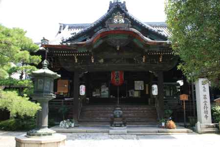 行願寺の本堂