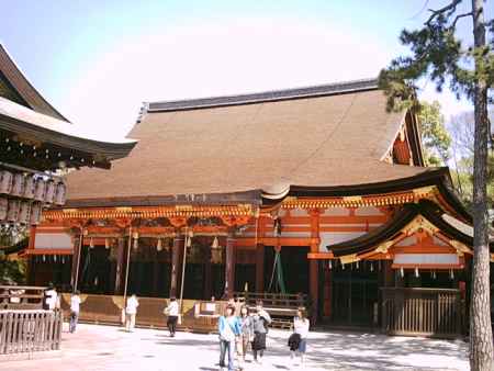 八坂神社　本殿西側