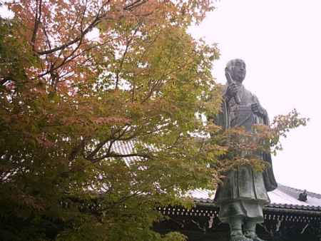 光明寺　法然上人立教開宗の像