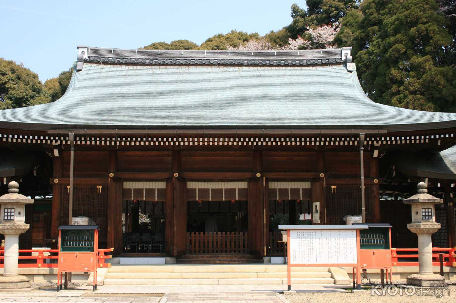 護国神社の拝殿