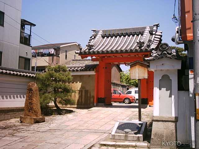 六道珍皇寺の門